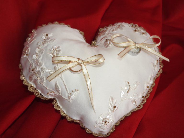 Coussin d'alliances Coeur d'Or Création