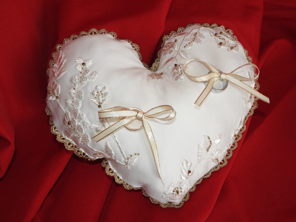 Coussin d'alliances Coeur d'Or Création