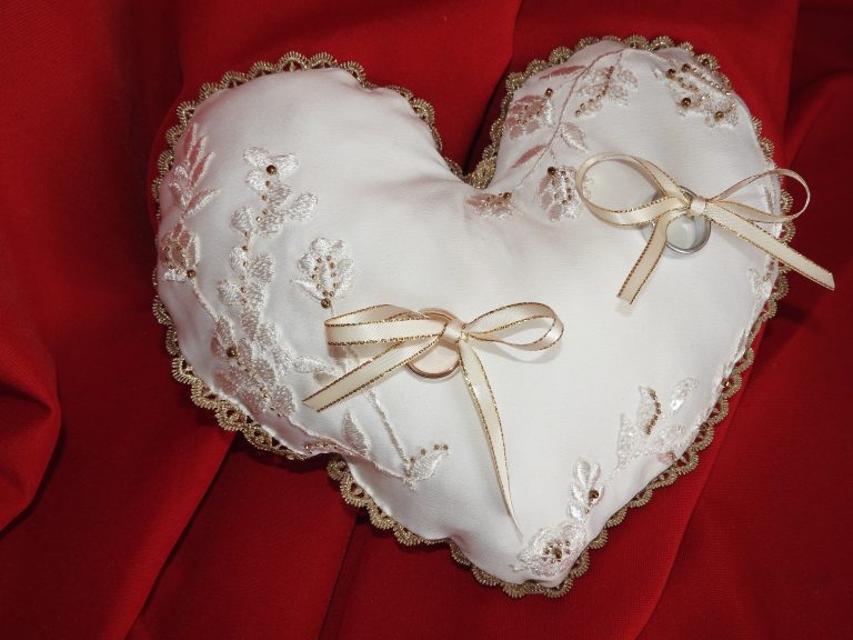 Coussin d'alliances Coeur d'Or Création