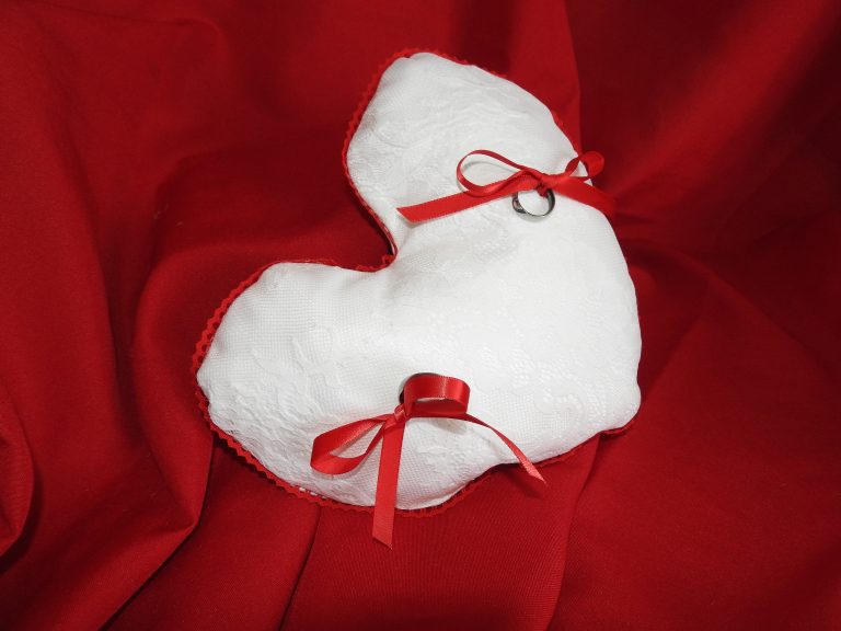 Coussin d'alliances Dentelle d'Amour Création