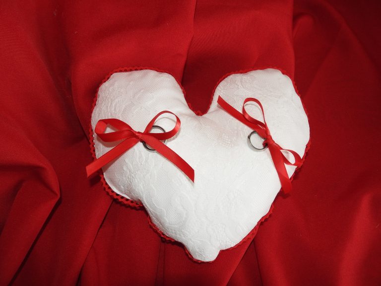 Coussin d'alliances Dentelle d'Amour Création