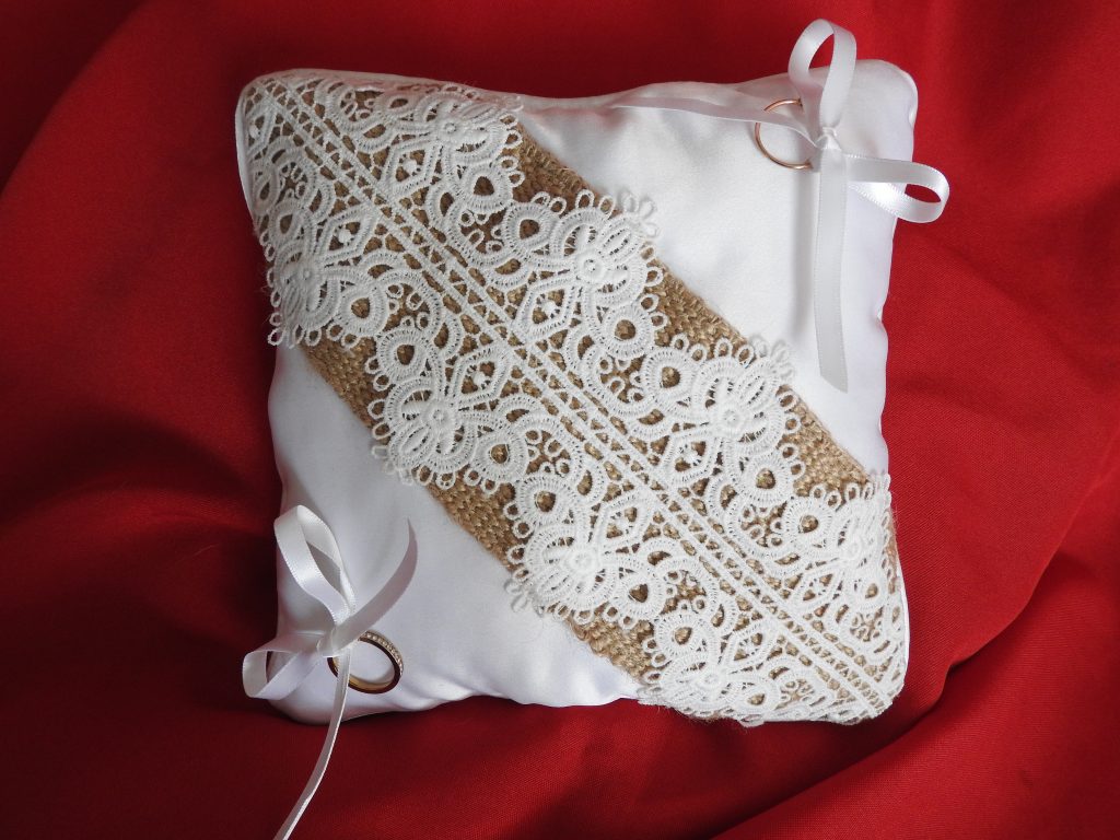 coussin d'alliances promesse sauvage création sur mesure