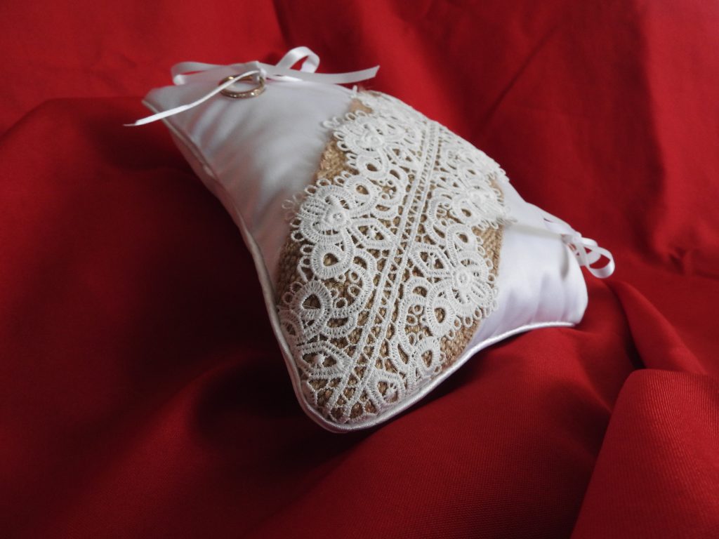 coussin d'alliances promesse sauvage création sur mesure