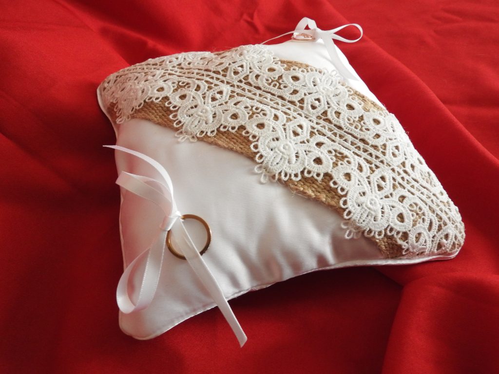 coussin d'alliances promesse sauvage création sur mesure