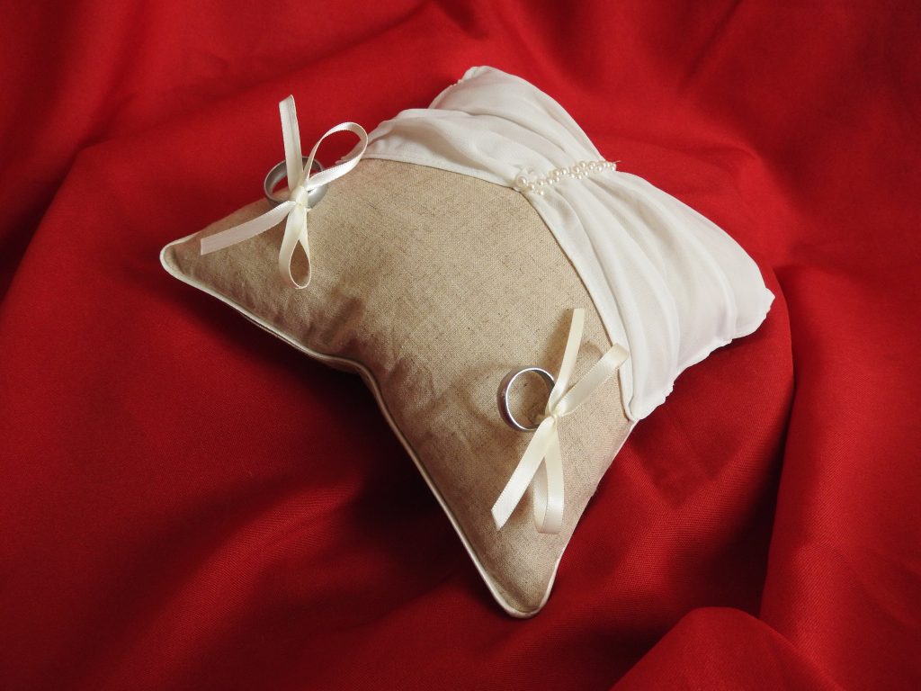 Coussin d'alliances voile Champetre