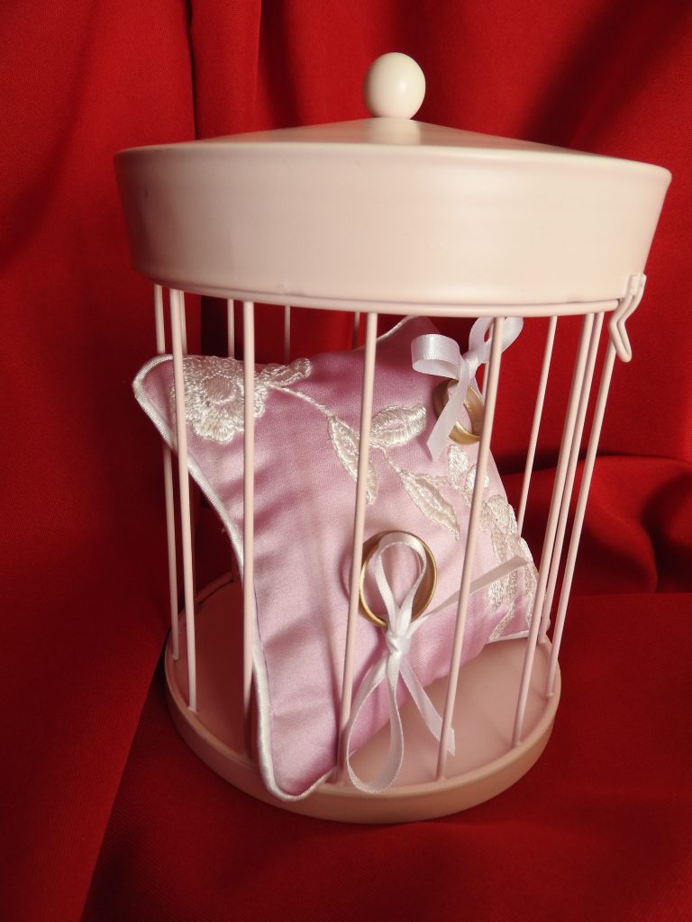 Coussin d'alliances Pétale de rose Création