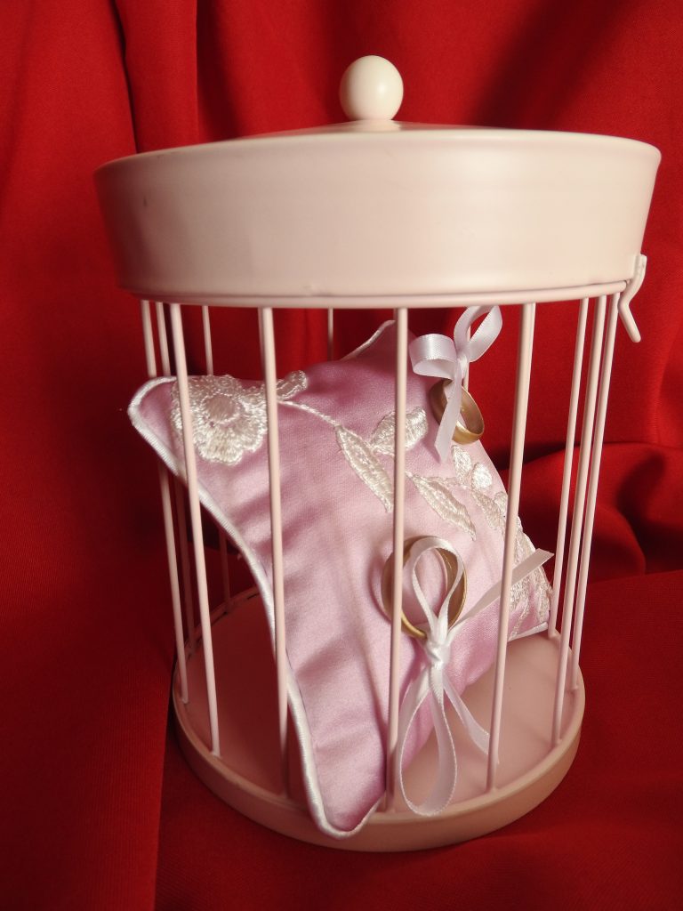 Coussin d'alliances Pétale de rose Création