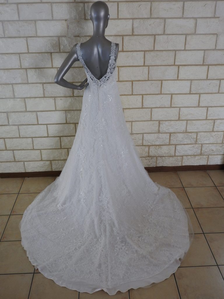 robe de mariée arriere mannequin