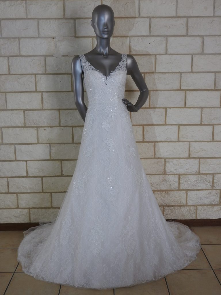 robe de mariée Alice face mannequin